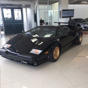 Meet your Posher, Devin